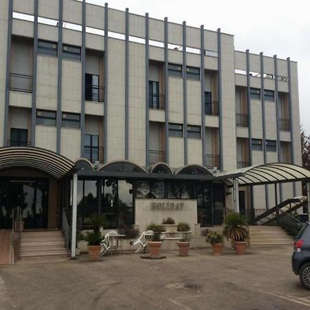 Hotel Holiday Foggia Dış mekan fotoğraf