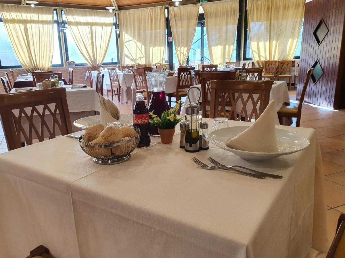 Hotel Holiday Foggia Dış mekan fotoğraf