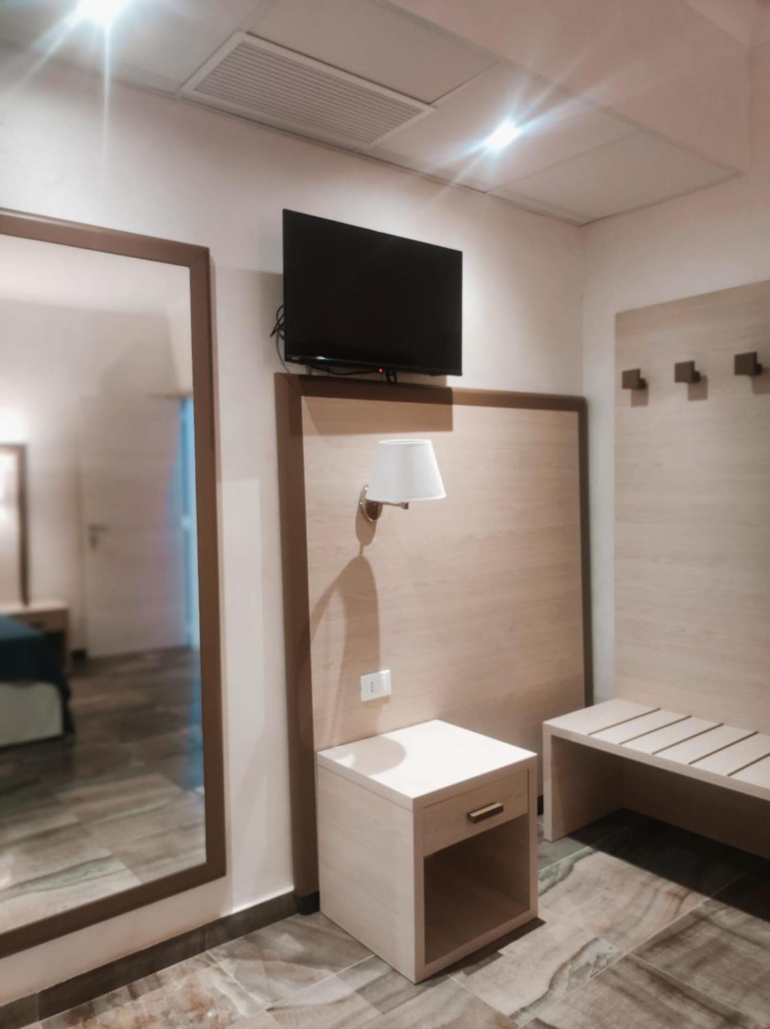 Hotel Holiday Foggia Dış mekan fotoğraf