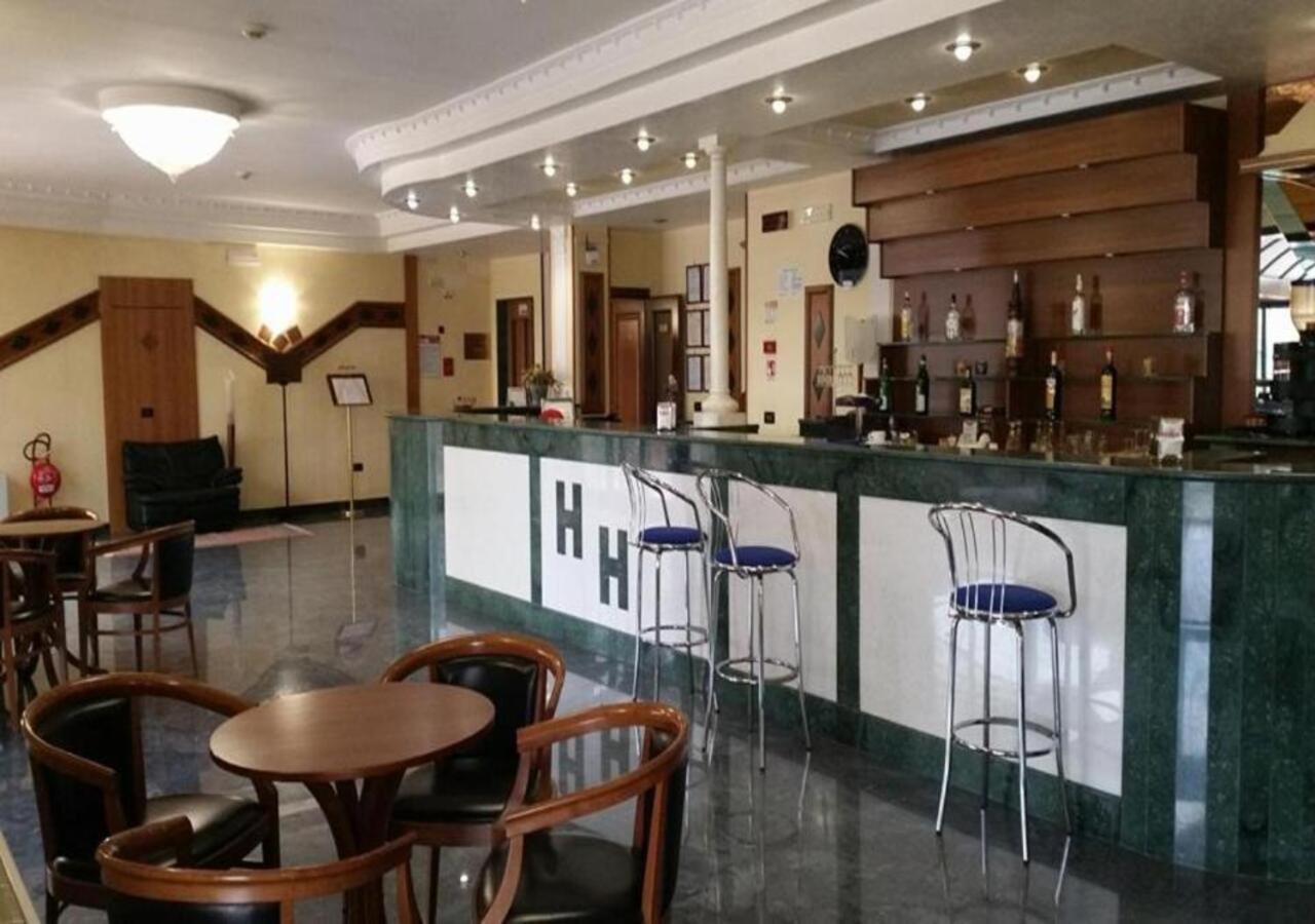 Hotel Holiday Foggia Dış mekan fotoğraf