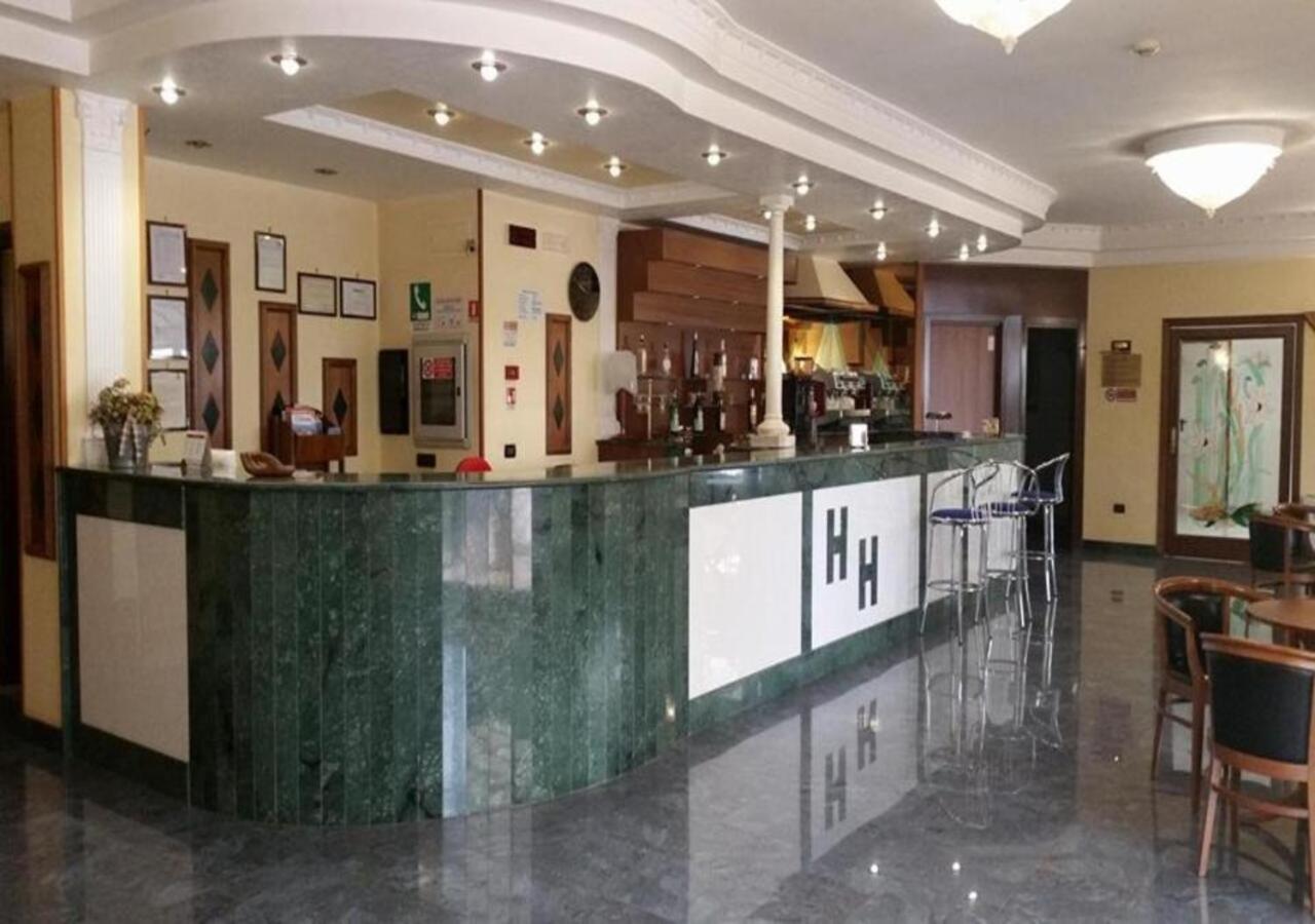 Hotel Holiday Foggia Dış mekan fotoğraf