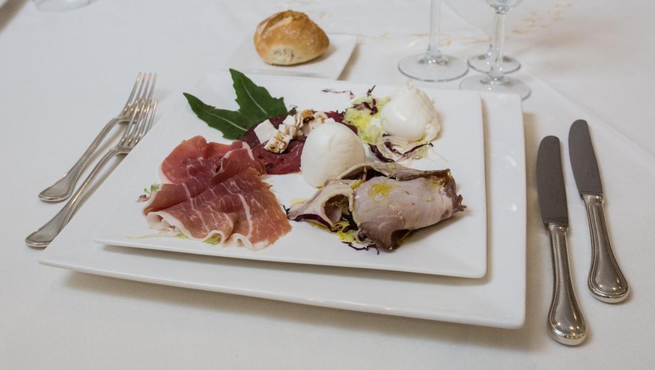 Hotel Holiday Foggia Dış mekan fotoğraf